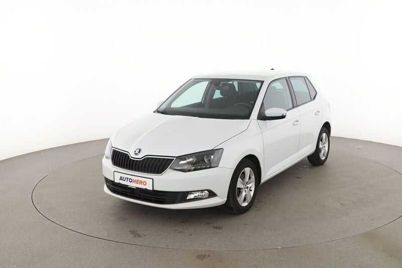 Weiß Gebraucht 2016 Skoda Fabia Style Limousine | 9.740 € (Fairer Preis) - Bild 1/4