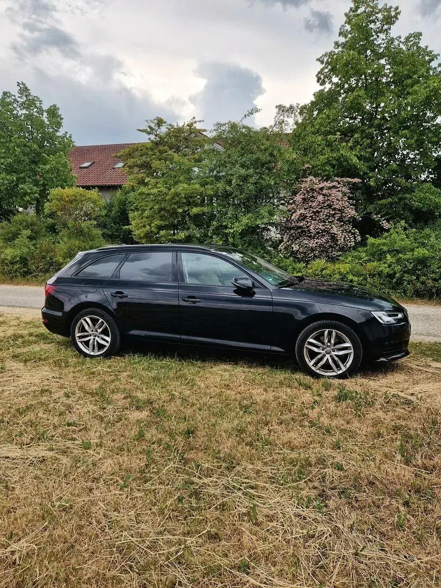 Gebraucht Audi A4 Sport 190 PS (139 kW) 2018 Schwarz Kombi