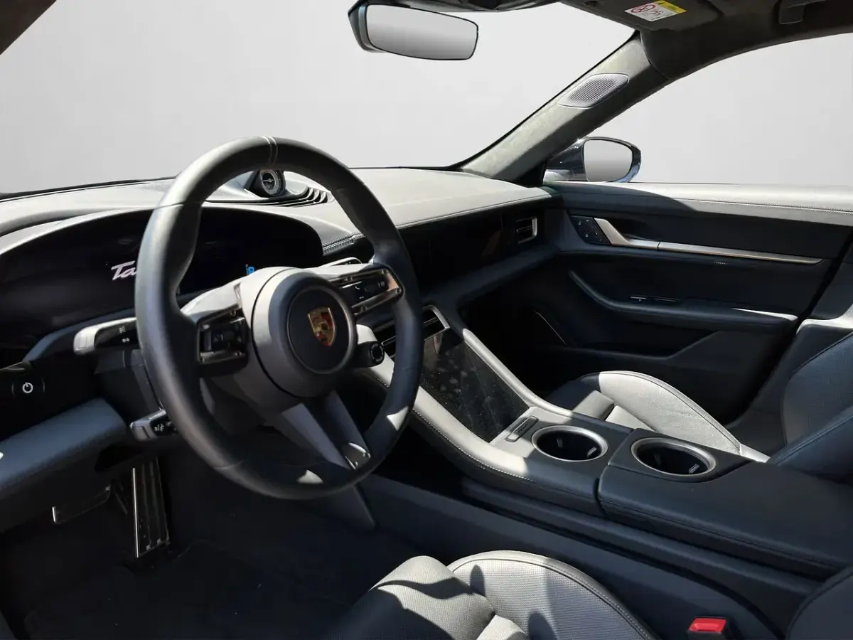 Gebraucht Porsche Taycan 500 kW (680 PS) 2023 Tiefschwarzmetallic (metallic) Limousine