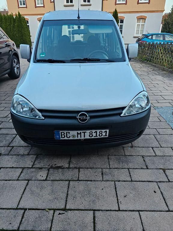 Grau Gebraucht 2006 Opel Combo Van / Kleinbus | 3.100 € (Etwas zu teuer) - Bild 1/4