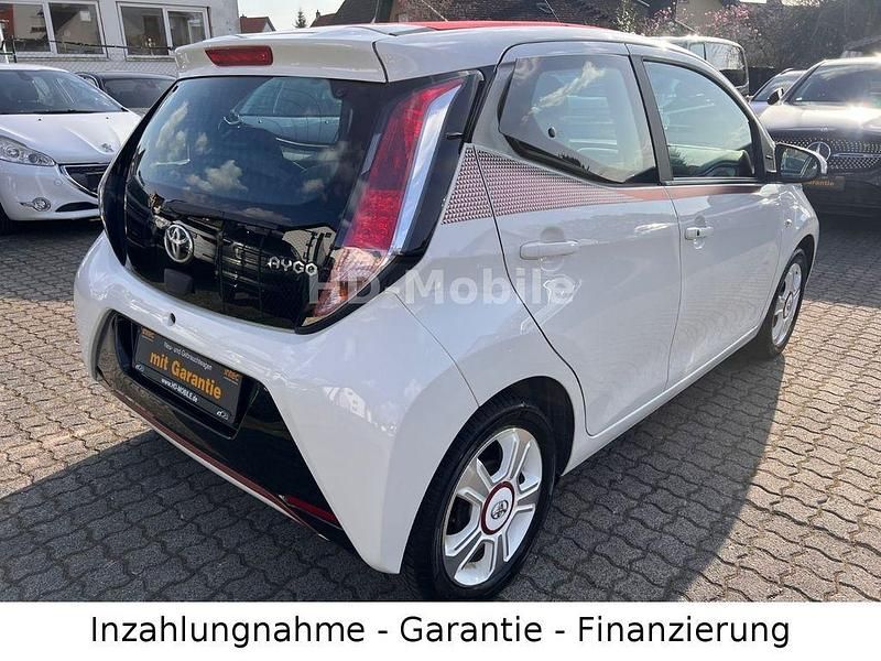 Gebraucht Toyota Aygo 69 PS (50 kW) 2017 Weiß Kleinwagen