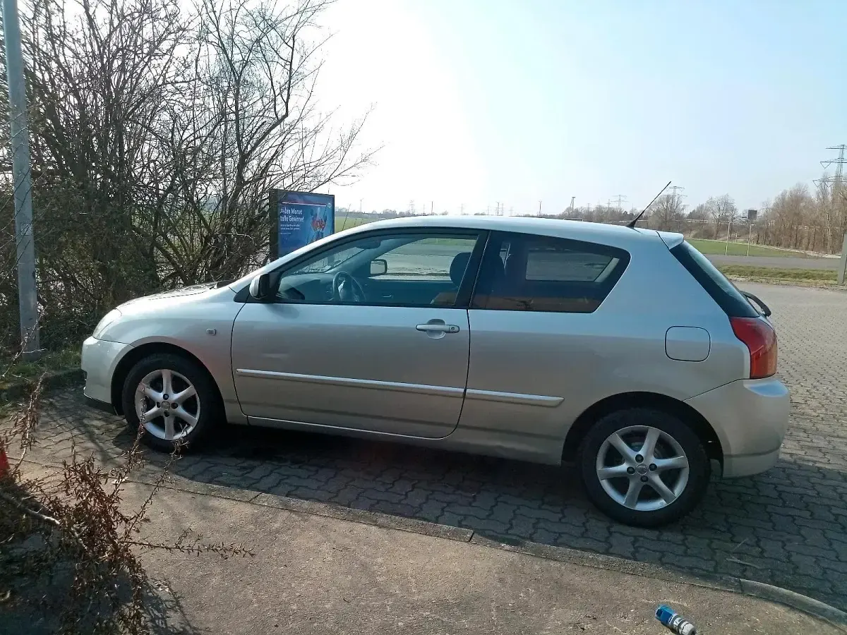 Gebraucht Toyota Corolla 97 PS (71 kW) 2005 Grau Kleinwagen