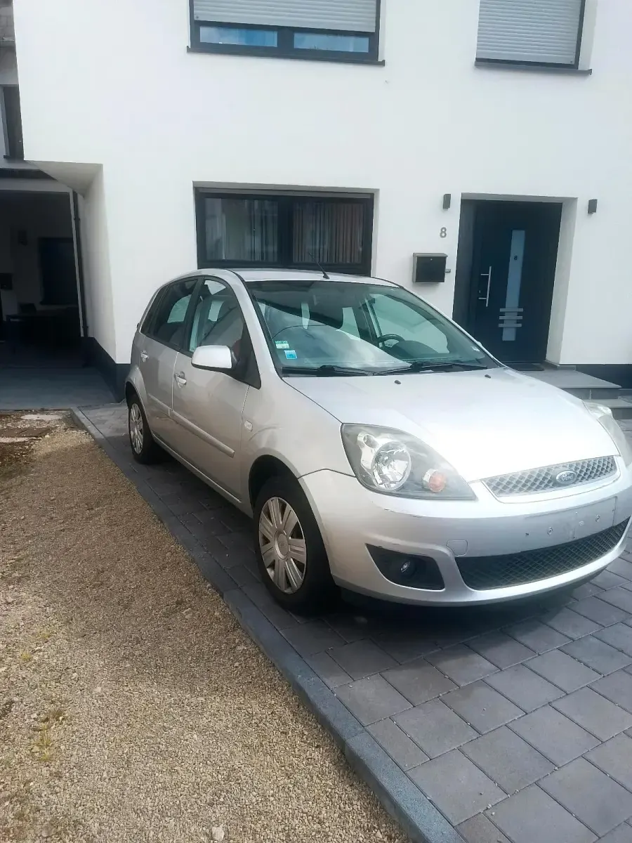 Gebraucht Ford Fiesta 80 PS (58 kW) 2007 Grau Kleinwagen