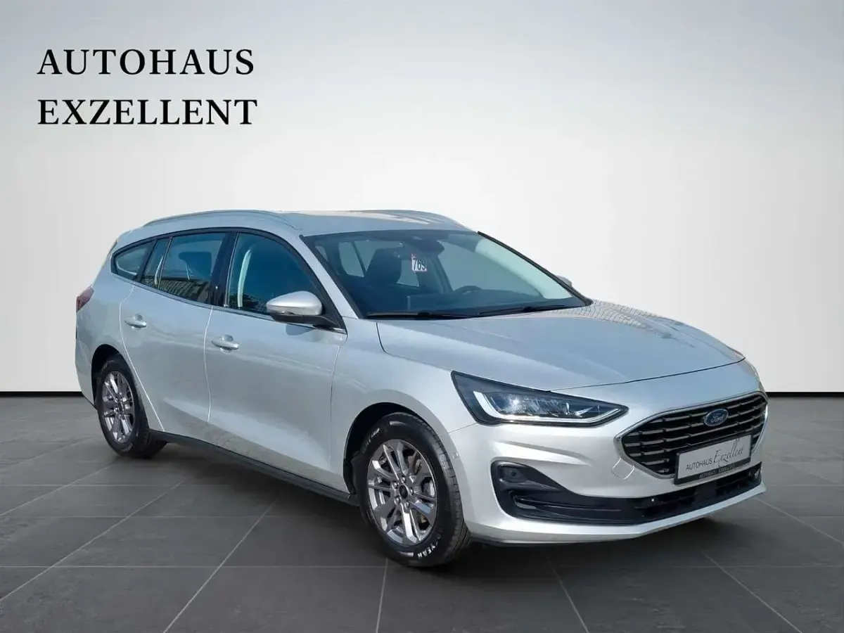 Gebraucht Ford Focus Titanium 120 PS (88 kW) 2022 Silber Kombi