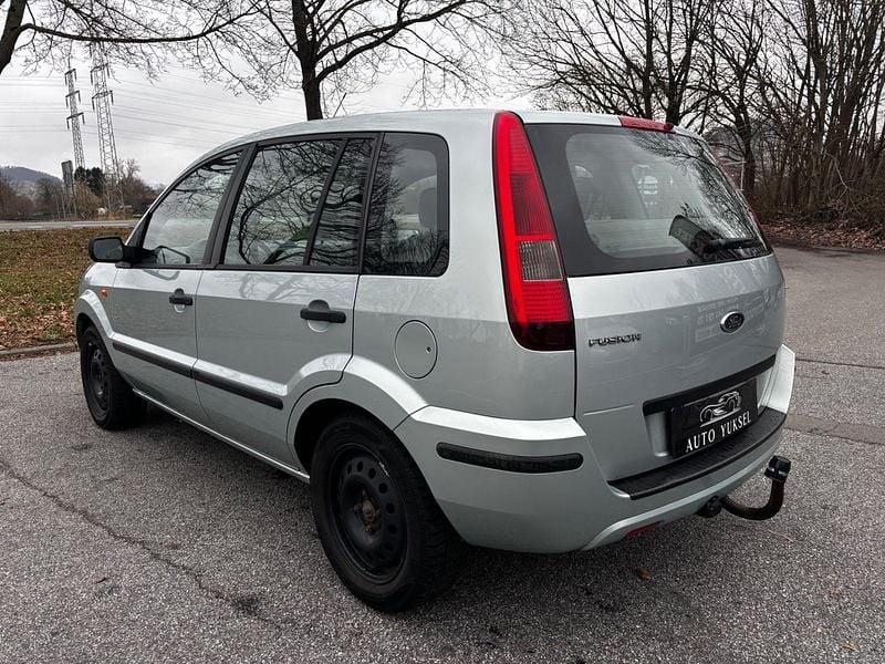 Gebraucht Ford Fusion Trend 101 PS (74 kW) 2004 Grau Kleinwagen