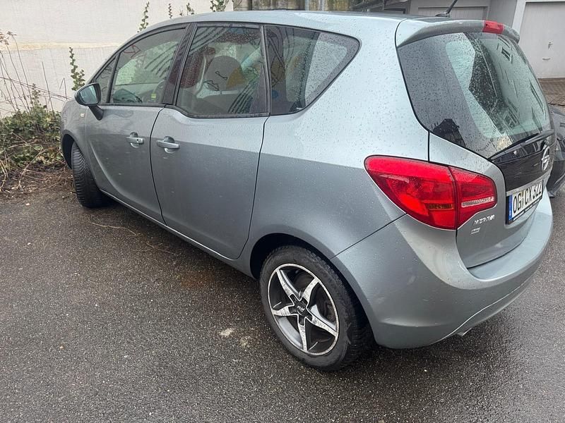 Gebraucht Opel Meriva 140 PS (102 kW) 2011 Grau Van / Kleinbus