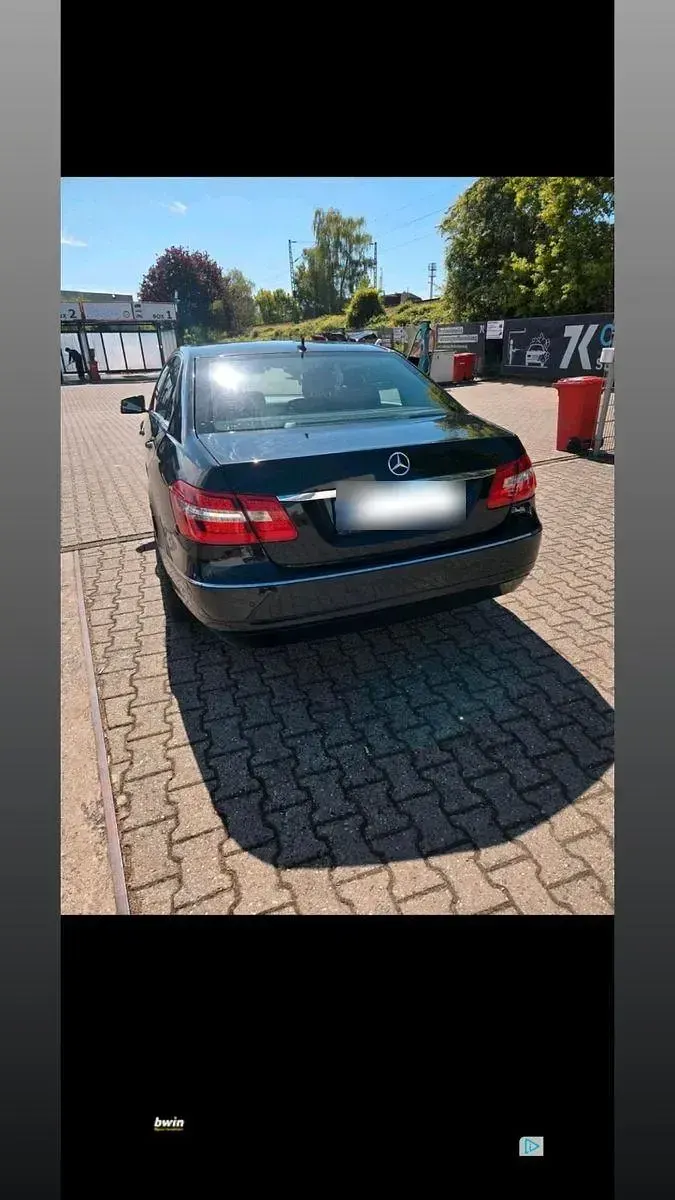 Gebraucht Mercedes E220 Elegance 170 PS (125 kW) 2009 Schwarz Limousine