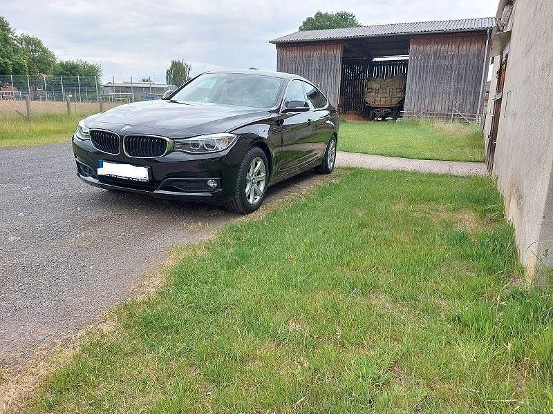 Gebraucht BMW 320 Gran Turismo 184 PS (135 kW) 2013 Schwarz Limousine