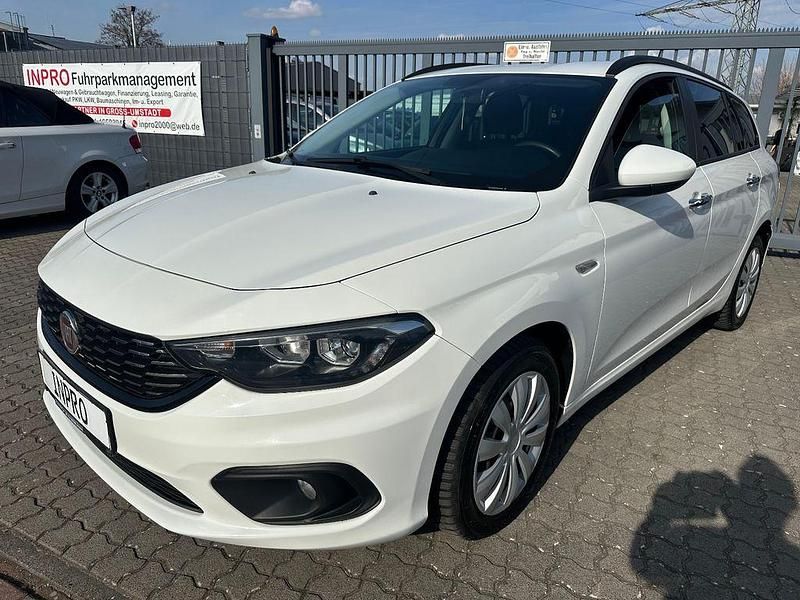 Gebraucht Fiat Tipo Easy 120 PS (88 kW) 2017 Weiß Limousine