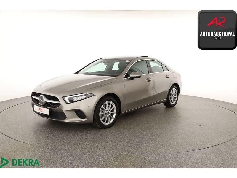 Gebraucht Mercedes A250 160 PS (117 kW) 2020 Silber (metallic) Limousine