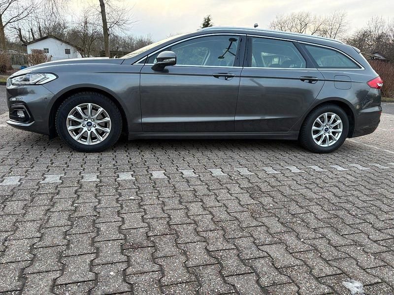 Gebraucht Ford Mondeo Titanium 165 PS (121 kW) 2019 Grau Kombi