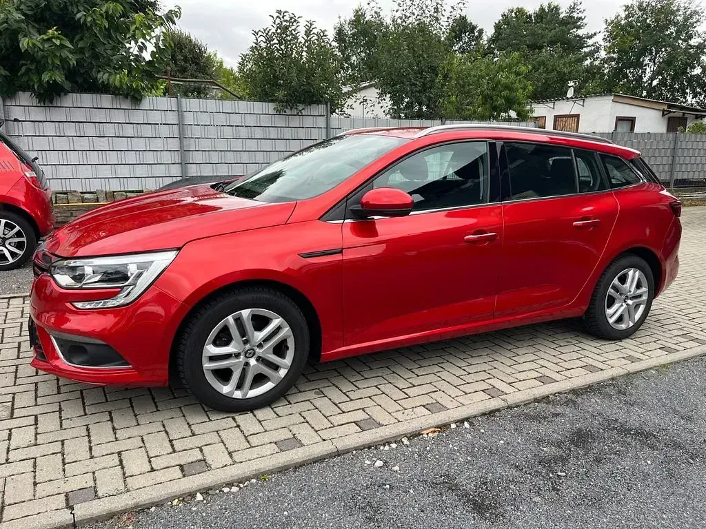 Gebraucht Renault Mégane IV Business 132 PS (97 kW) 2017 Rot Limousine