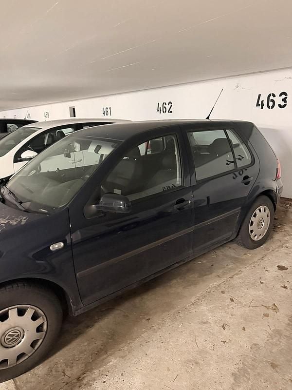 Gebraucht VW Golf IV 75 PS (55 kW) 2001 Blau Kleinwagen
