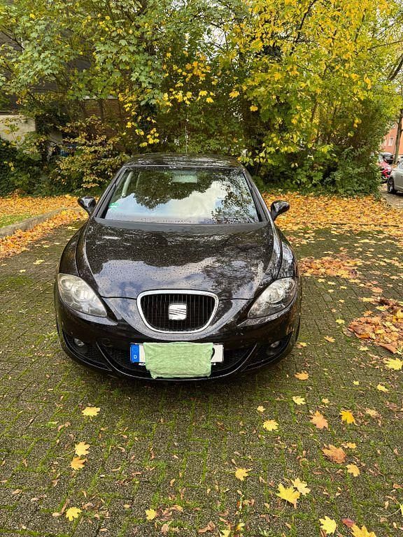 Schwarz Gebraucht 2007 Seat Leon Reference Limousine | 2.799 € (Fairer Preis) - Bild 1/4