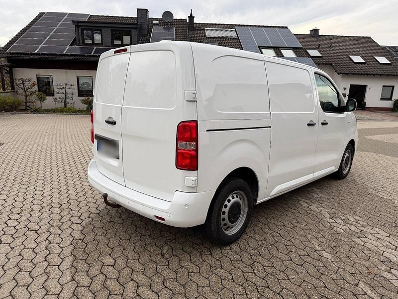 Gebraucht Peugeot Expert Avantage 122 PS (89 kW) 2017 Weiß Van