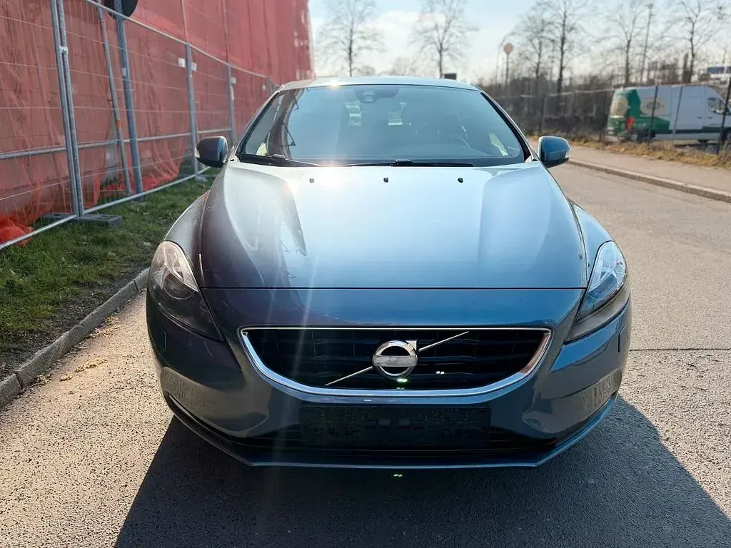 Usata Volvo V40 You! 150 CV (110 kW) 2013 Blu Berlina