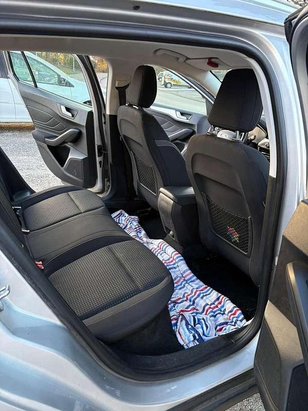 Gebraucht Ford Focus Active 120 PS (88 kW) 2019 Silber Limousine
