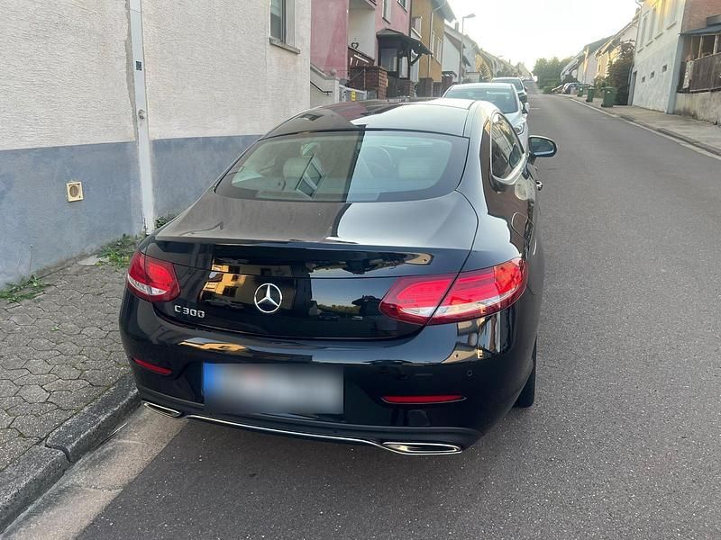 Gebraucht Mercedes C300 245 PS (180 kW) 2017 Schwarz Coupé