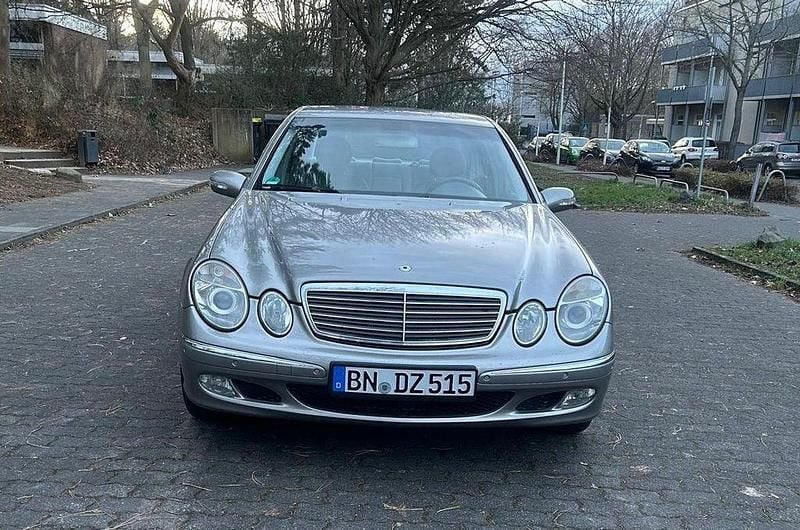 Gebraucht Mercedes E220 Elegance 150 PS (110 kW) 2004 Grau Limousine