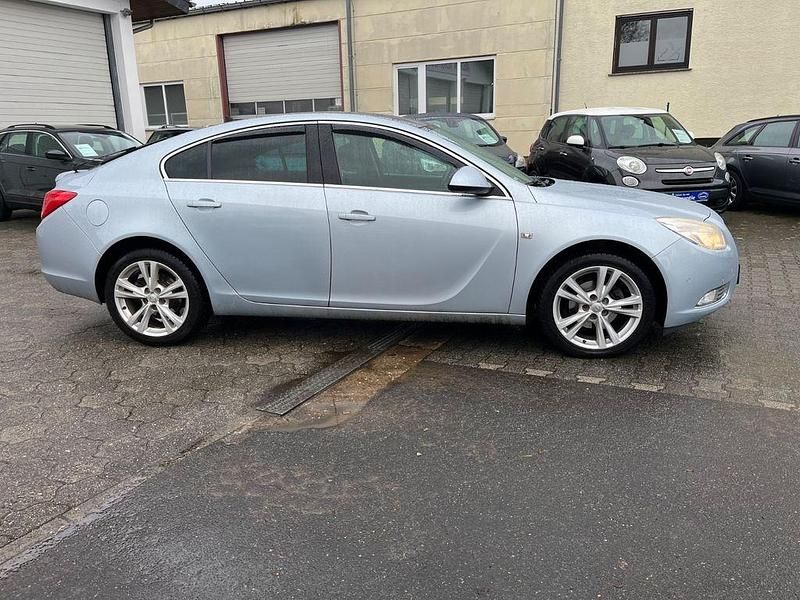 Gebraucht Opel Insignia Edition 160 PS (117 kW) 2012 Silber Limousine