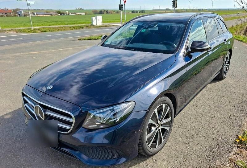 Second-hand Mercedes E250 211 CP (155 kW) 2017 Albastru Break