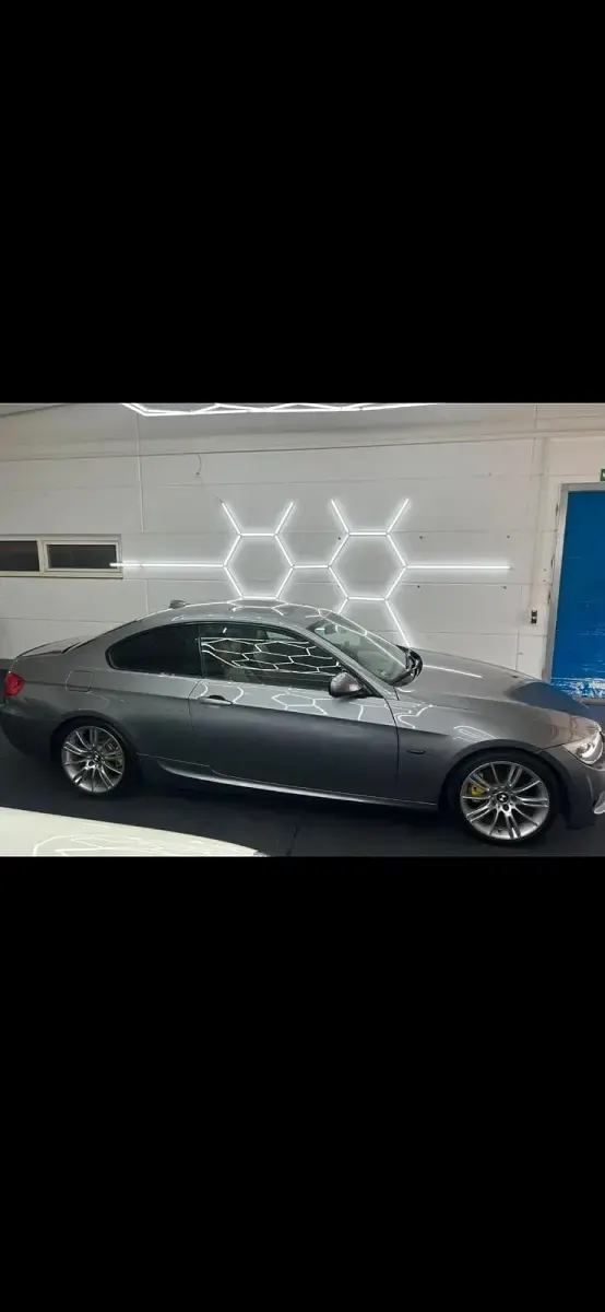 Gebraucht BMW 320 M Sport 184 PS (135 kW) 2012 Grau Coupé