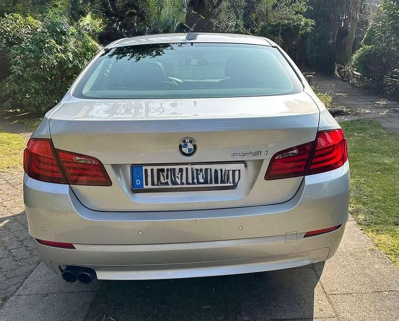 Gebraucht BMW 528 245 PS (180 kW) 2013 Silber Limousine