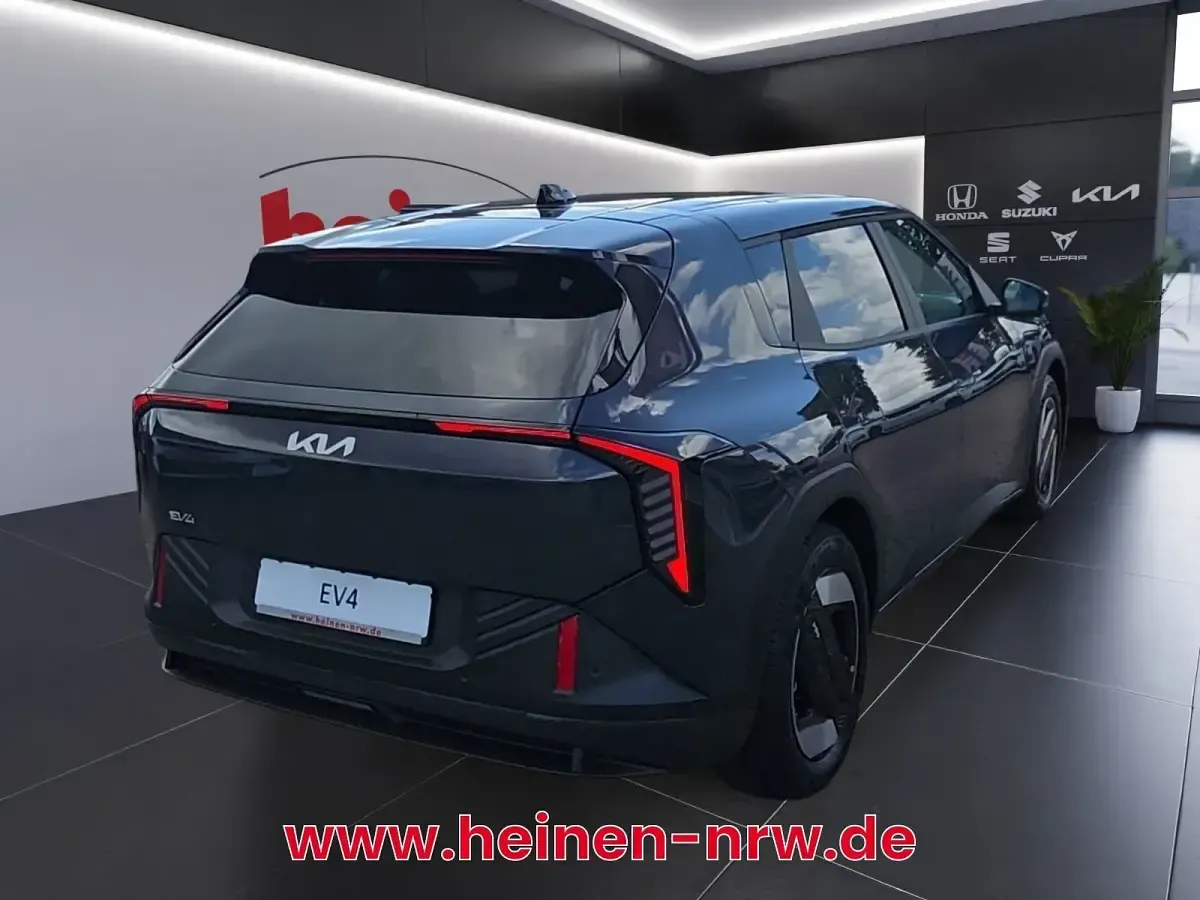 Neu Kia EV4 Earth 150 kW (204 PS) 2026 Penta metal Kleinwagen
