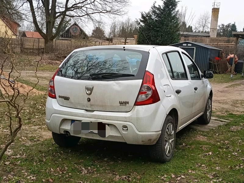 Gebraucht Dacia Sandero 75 PS (55 kW) 2008 Weiß Kleinwagen
