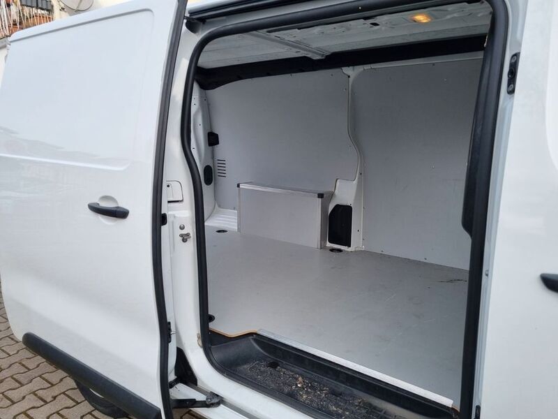 Second-hand Citroën Jumpy 150 CP (110 kW) 2021 Alb Monovolum