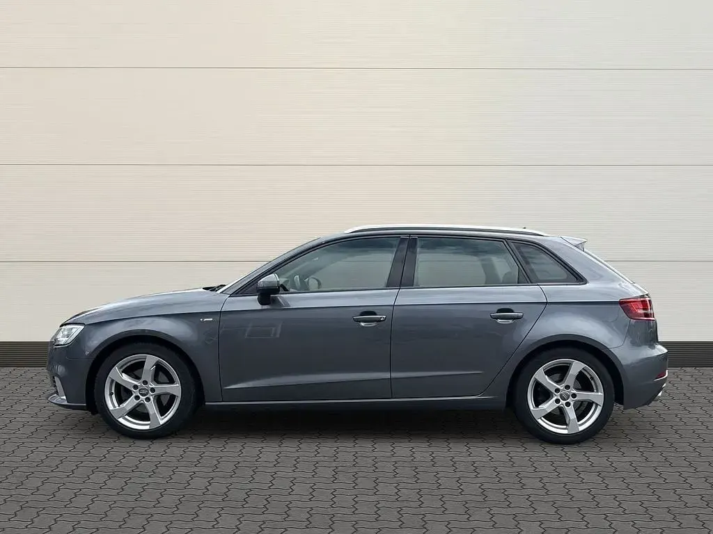 Gebraucht Audi A3 Sport 150 PS (110 kW) 2018 Grau Limousine