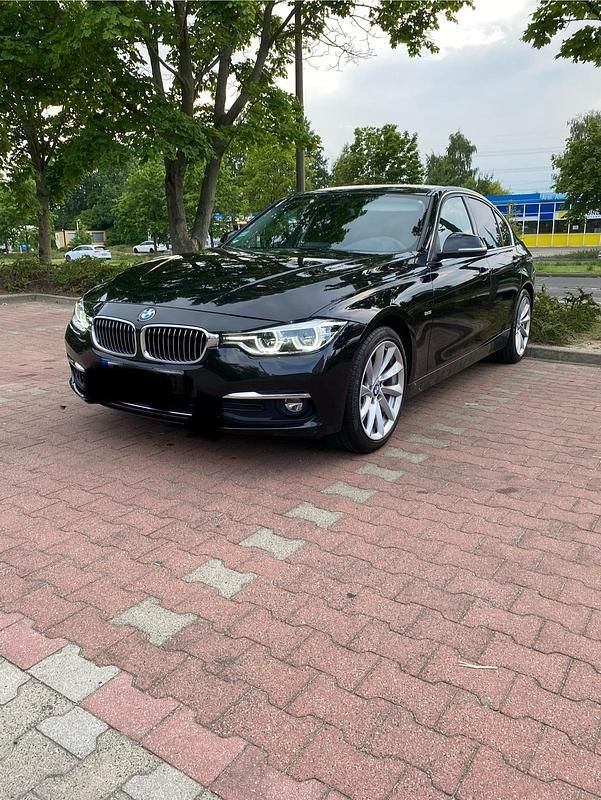 Schwarz Gebraucht 2016 BMW 320 Limousine | 18.000 € (Fairer Preis) - Bild 1/4