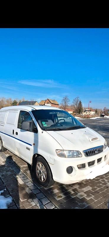 Gebraucht Hyundai H-1 140 PS (102 kW) 2008 Weiß Van / Kleinbus