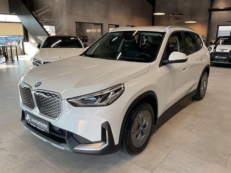 Gebraucht BMW iX1 230 kW (313 PS) 2024 Weiß SUV