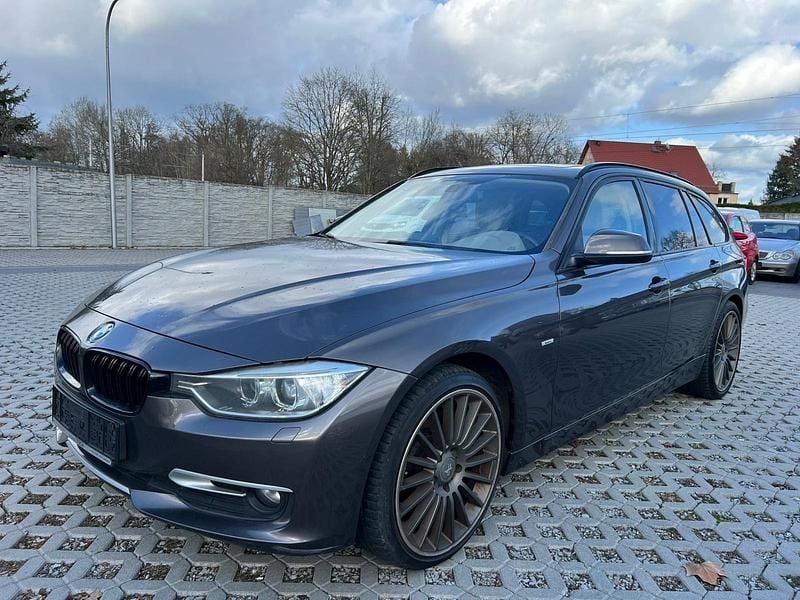 Gebraucht BMW 320 163 PS (119 kW) 2013 Grau Kombi