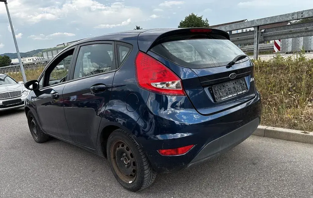 Gebraucht Ford Fiesta Titanium 82 PS (60 kW) 2010 Blau Limousine