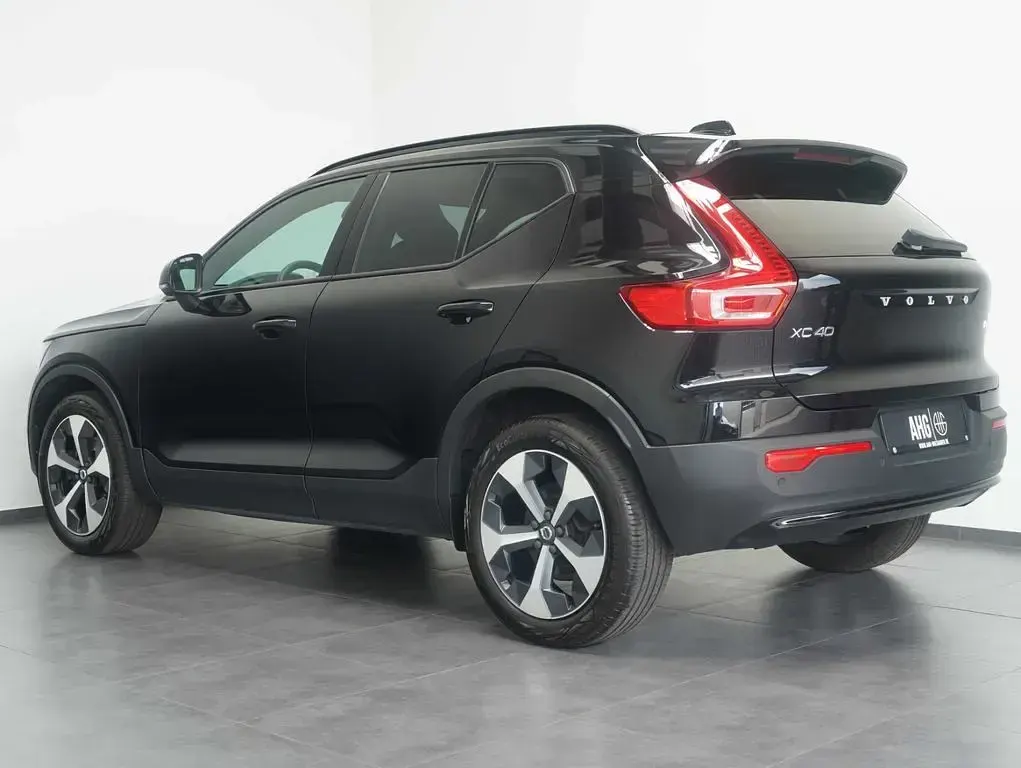 Gebraucht Volvo XC40 Ultimate 197 PS (144 kW) 2023 Onyx black / metallic SUV
