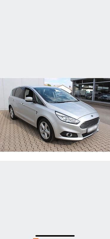 Second-hand Ford S-MAX S 150 CP (110 kW) 2015 Argintiu Monovolum