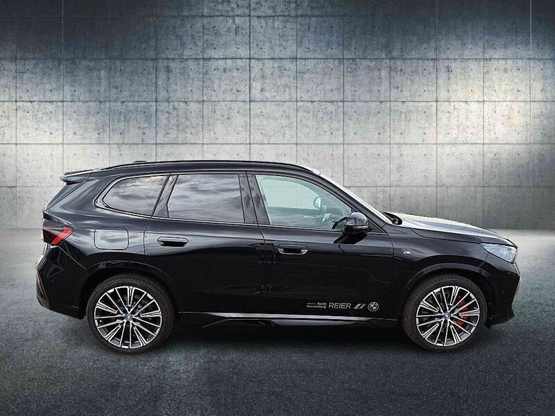 Gebraucht BMW iX1 M Sport 150 kW (204 PS) 2025 Black sapphire SUV