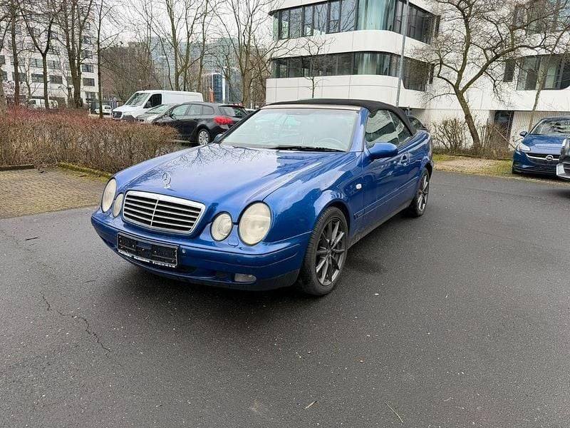 Gebraucht Mercedes CLK320 Elegance 218 PS (160 kW) 1999 Blau Cabrio