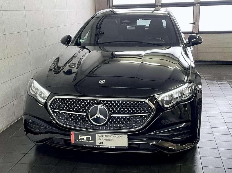Gebraucht Mercedes E220 AMG line Plus 197 PS (144 kW) 2023 Schwarz Kombi