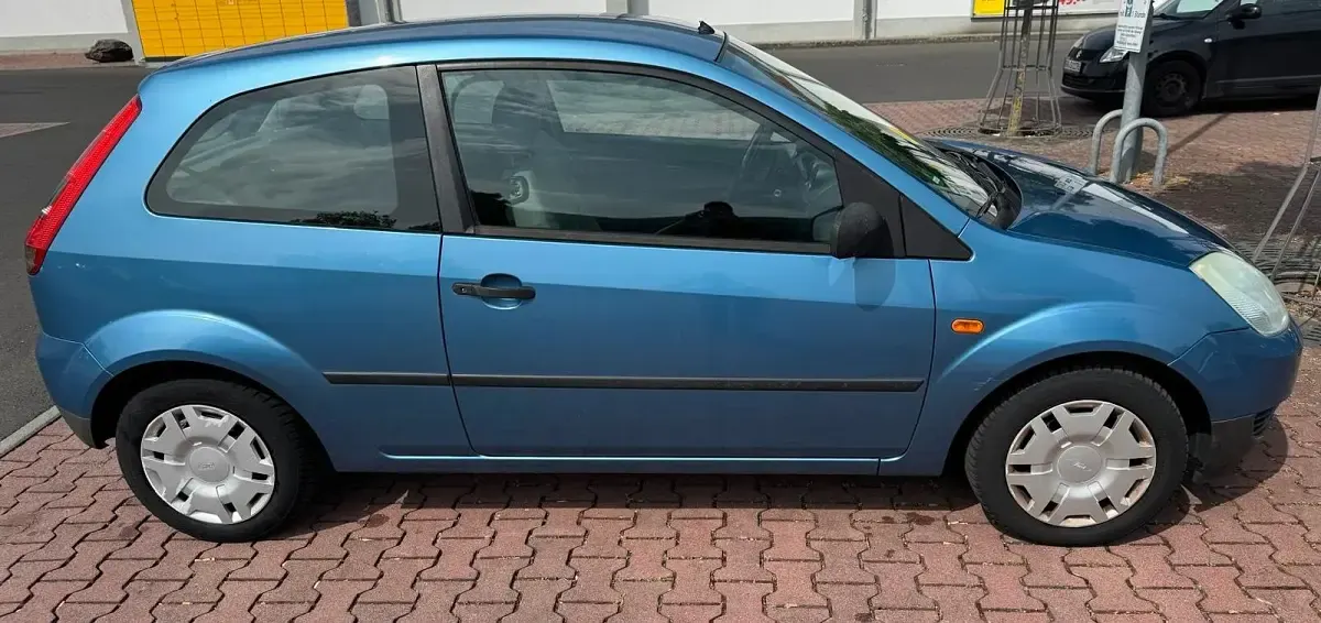 Gebraucht Ford Fiesta 60 PS (44 kW) 2003 Blau Kleinwagen