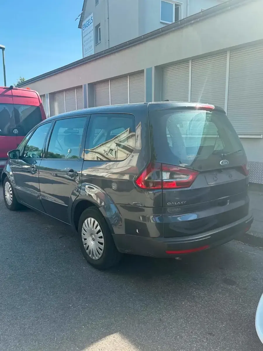 Używany Ford Galaxy 140 KM (102 kW) 2006 Szary Minivan
