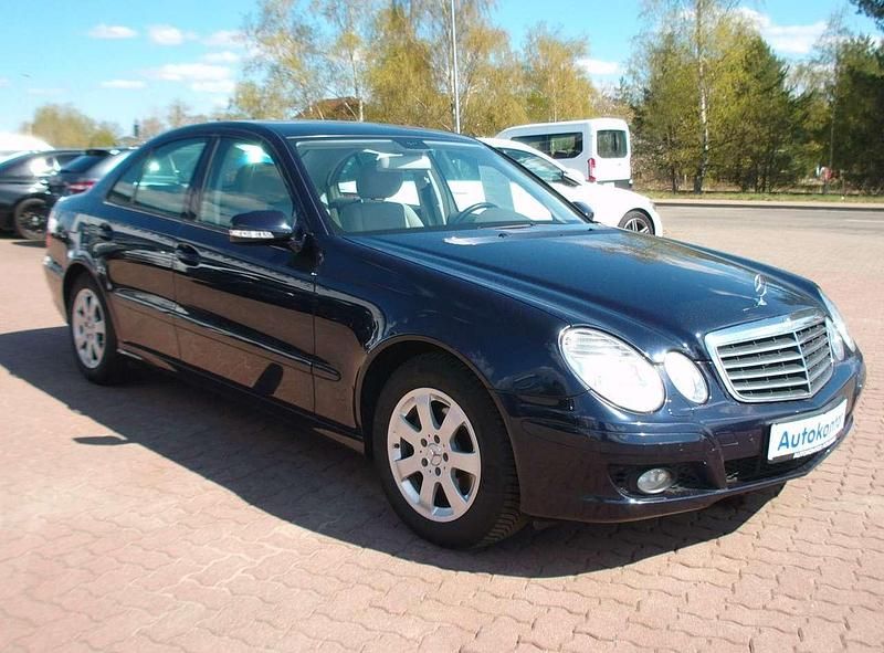 Gebraucht Mercedes E320 224 PS (164 kW) 2007 Blau Limousine