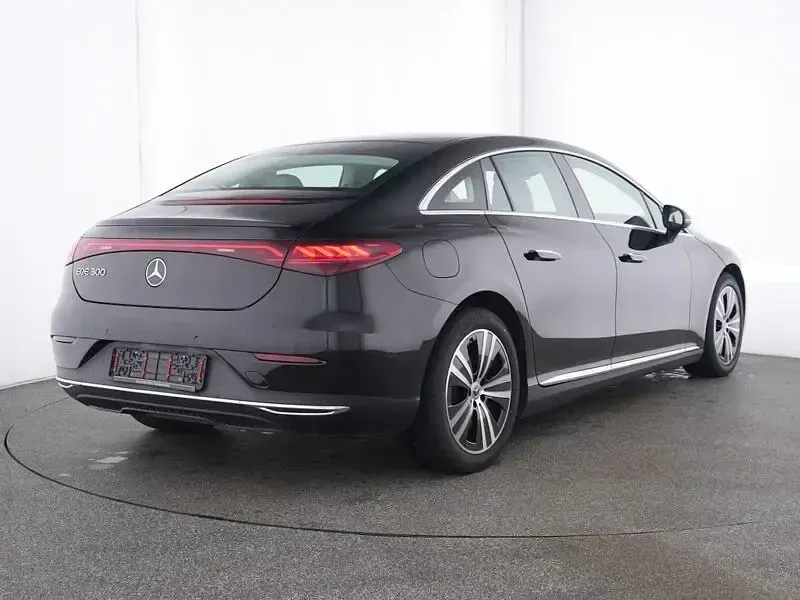 Gebraucht Mercedes EQE300 Advanced 180 kW (245 PS) 2025 Lack obsidianschwarz Limousine