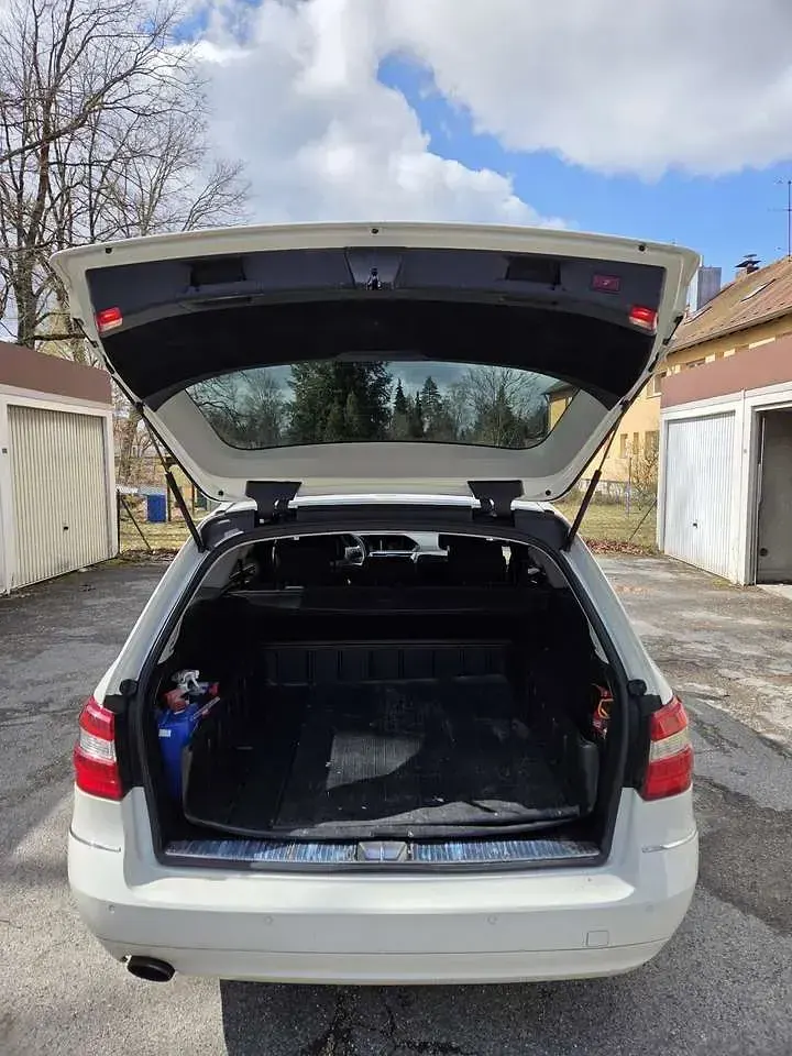 Second-hand Mercedes E250 Elegance 204 CP (150 kW) 2010 Alb Break
