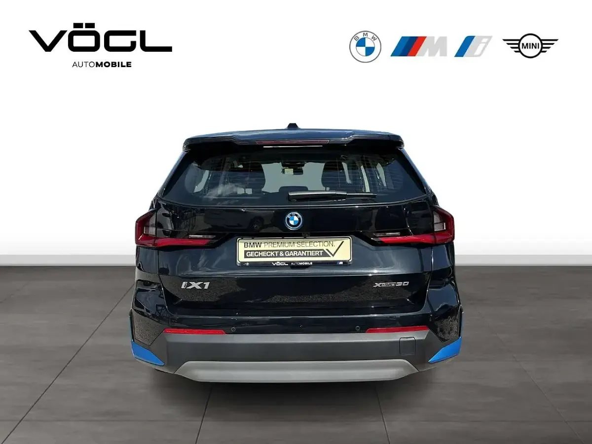 Gebraucht BMW iX1 Performance 200 kW (272 PS) 2022 Schwarz SUV