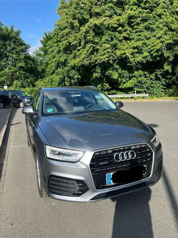 Grau Gebraucht 2016 Audi Q3 Basis SUV | 18.000 € (Teuer) - Bild 1/4