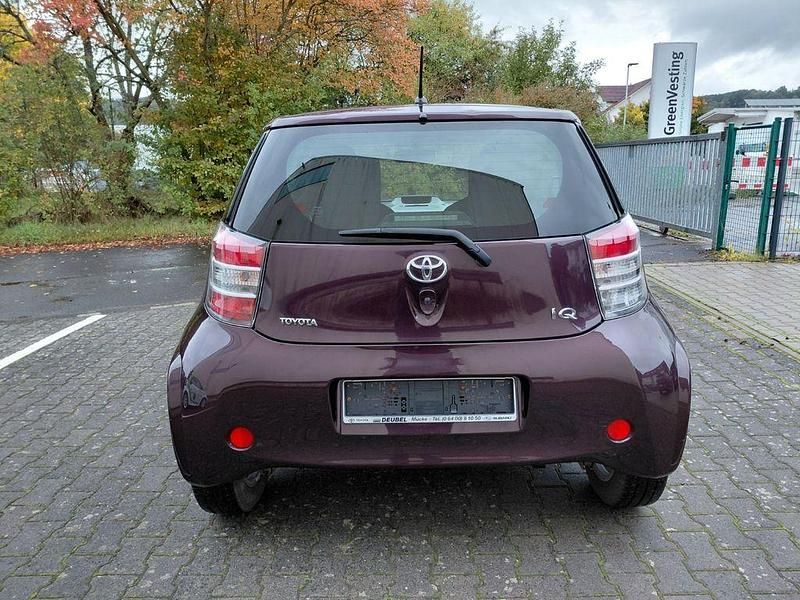 Gebraucht Toyota iQ Basis 68 PS (50 kW) 2009 Violet Kleinwagen