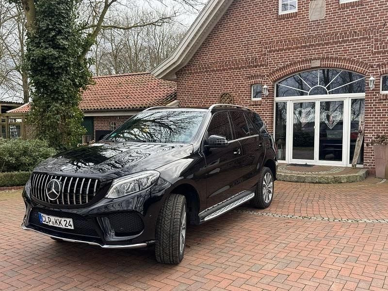 Gebraucht Mercedes GLE350 AMG line 258 PS (189 kW) 2016 Schwarz SUV